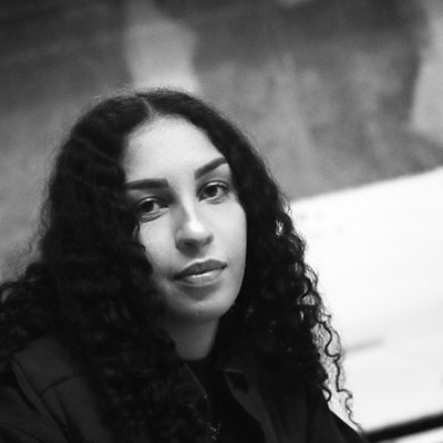 Jennifer 400_400